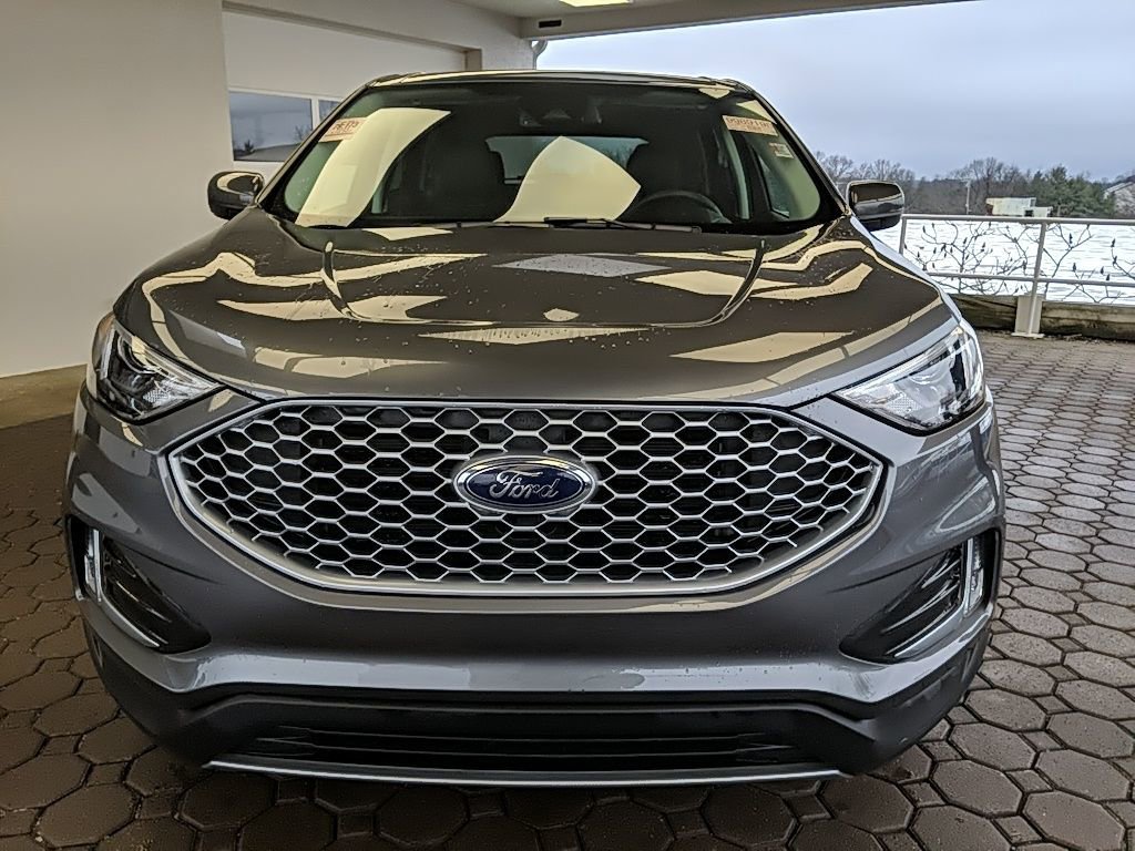 Certified 2024 Ford Edge SEL w/ Convenience Package image 2