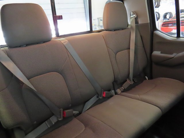 Used 2020 Nissan Frontier SV image 27