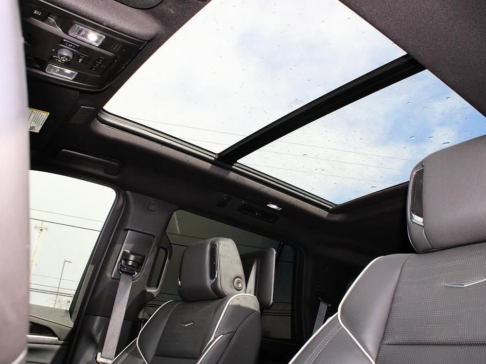 Used 2024 Cadillac Escalade Sport w/ LPO, ONYX Package image 23