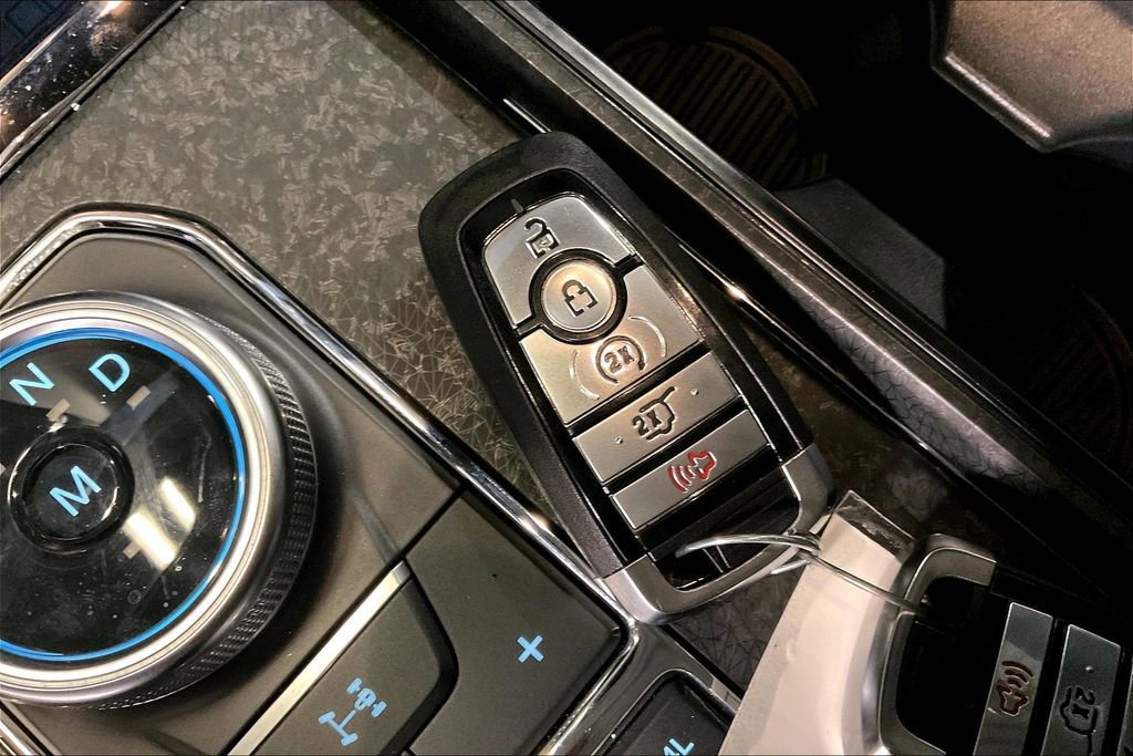 Used 2024 Ford Expedition Limited image 13