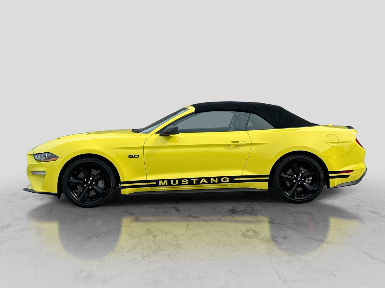Certified 2021 Ford Mustang GT Premium RWD image 3