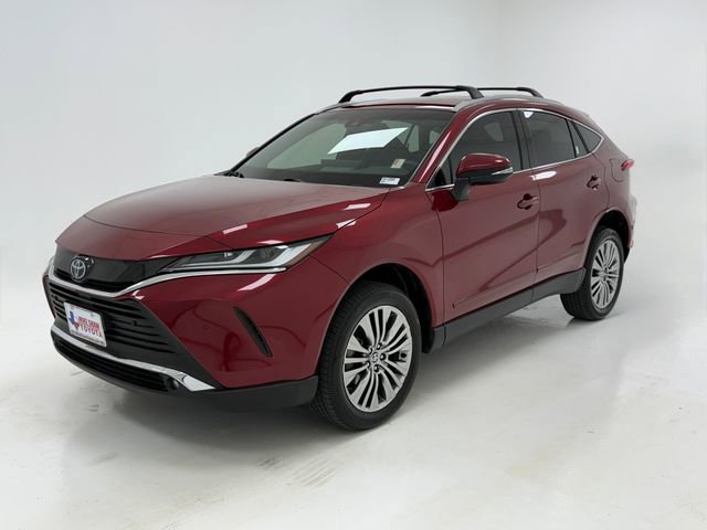 Used 2024 Toyota Venza XLE image 5