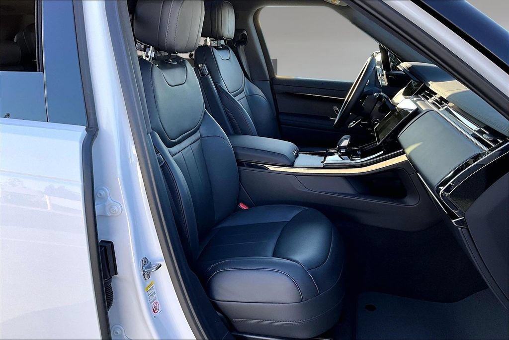 New 2026 Land Rover Range Rover Sport SE AWD/4WD image 11