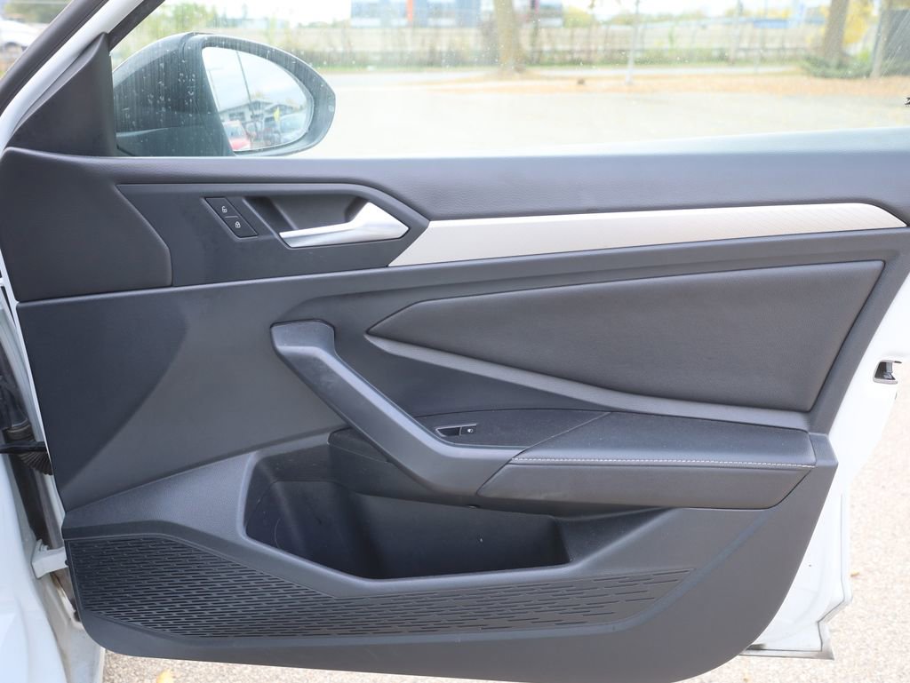 Used 2023 Volkswagen Jetta Sport image 14