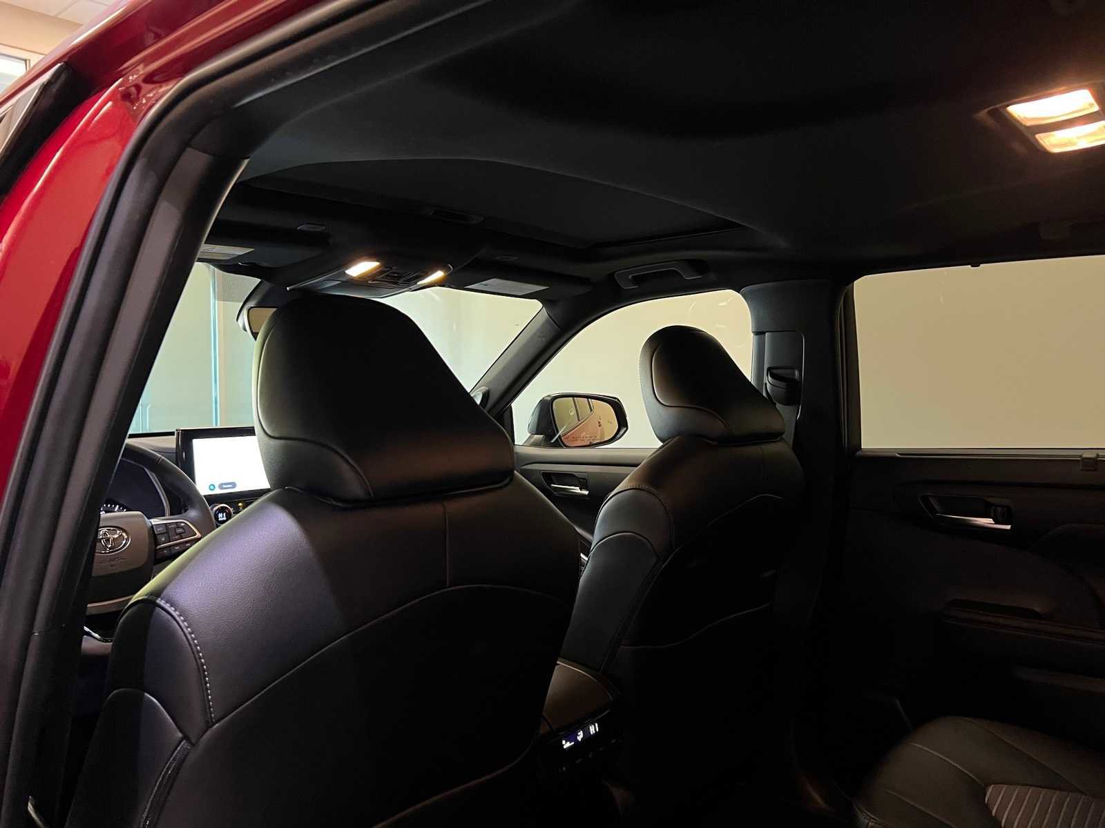 Certified 2024 Toyota Highlander XSE image 12