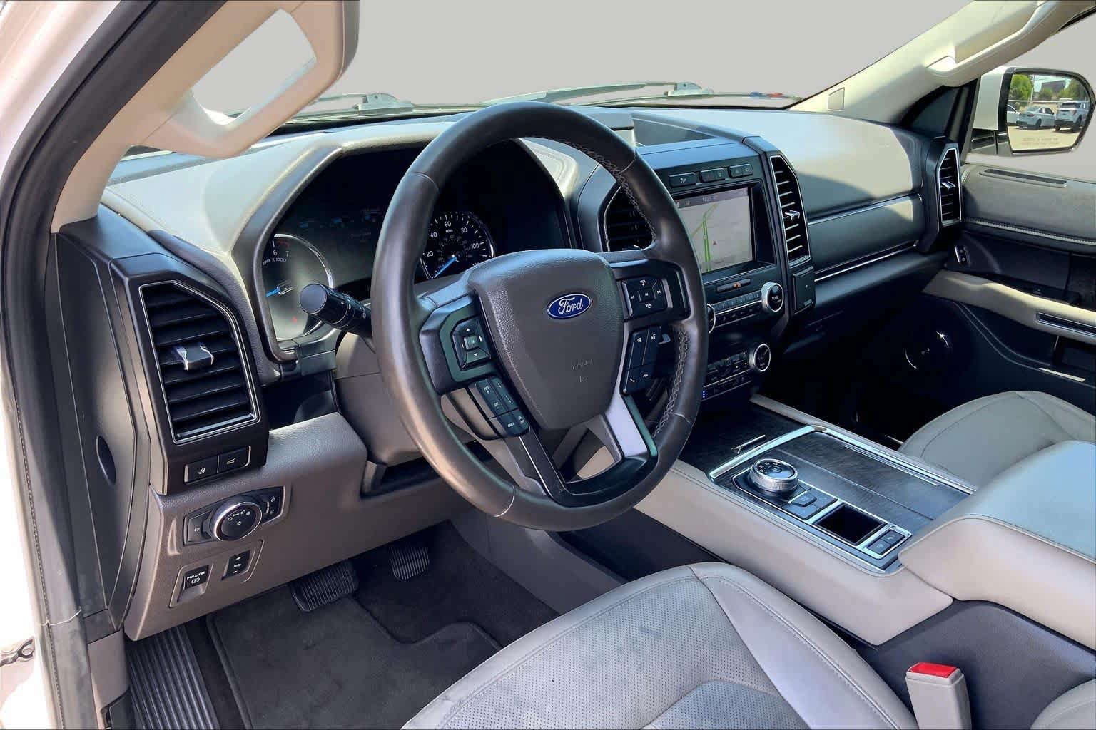 Used 2019 Ford Expedition Limited w/ Equipment Group 302A RWD image 17