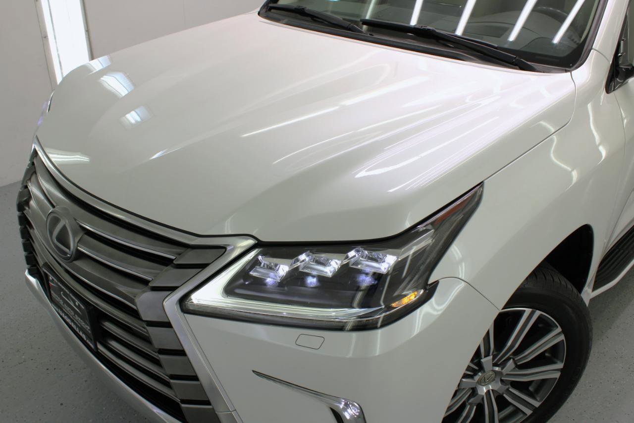 Used 2017 Lexus LX 570 4WD w/ Luxury Package image 16