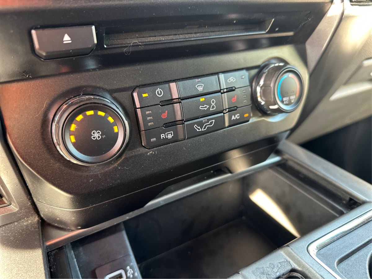 Used 2017 Ford F150 XLT w/ Equipment Group 302A Luxury AWD/4WD image 13