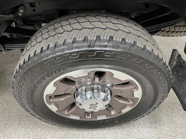 Used 2025 Ford F350 King Ranch w/ FX4 Off-Road Package image 14