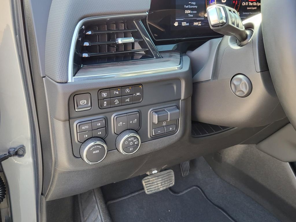 Certified 2025 Chevrolet Tahoe Premier w/ Sun And Tow Package AWD/4WD image 20