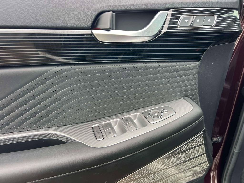 Used 2023 Hyundai Palisade Calligraphy image 16