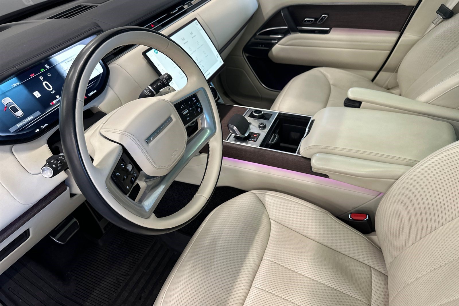 Used 2023 Land Rover Range Rover SE AWD/4WD image 4