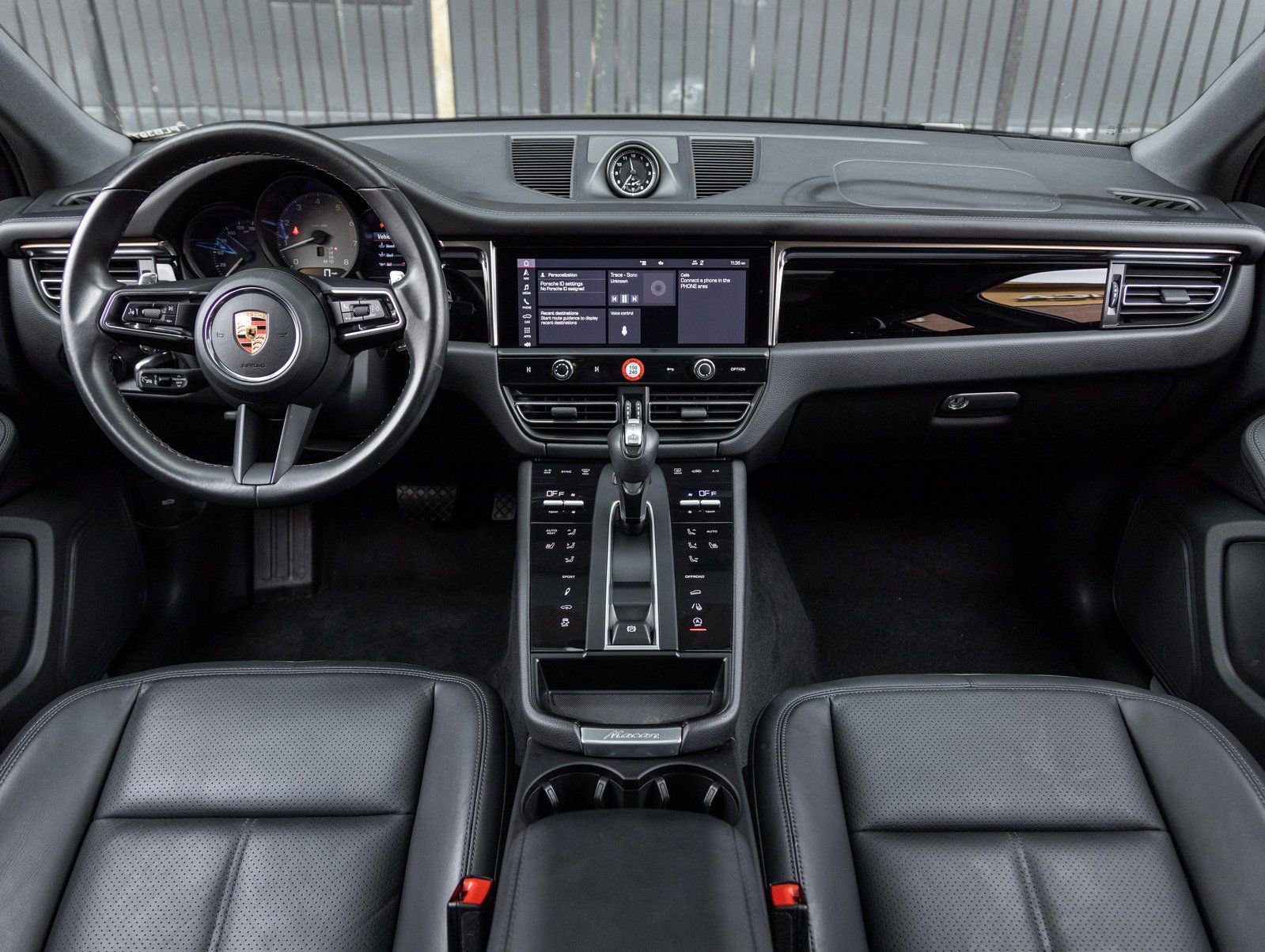 Certified 2023 Porsche Macan S image 12