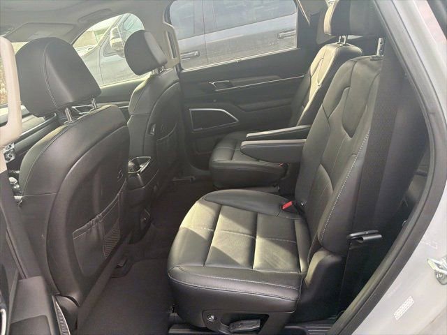 Used 2021 Kia Telluride EX w/ EX Premium Package image 4