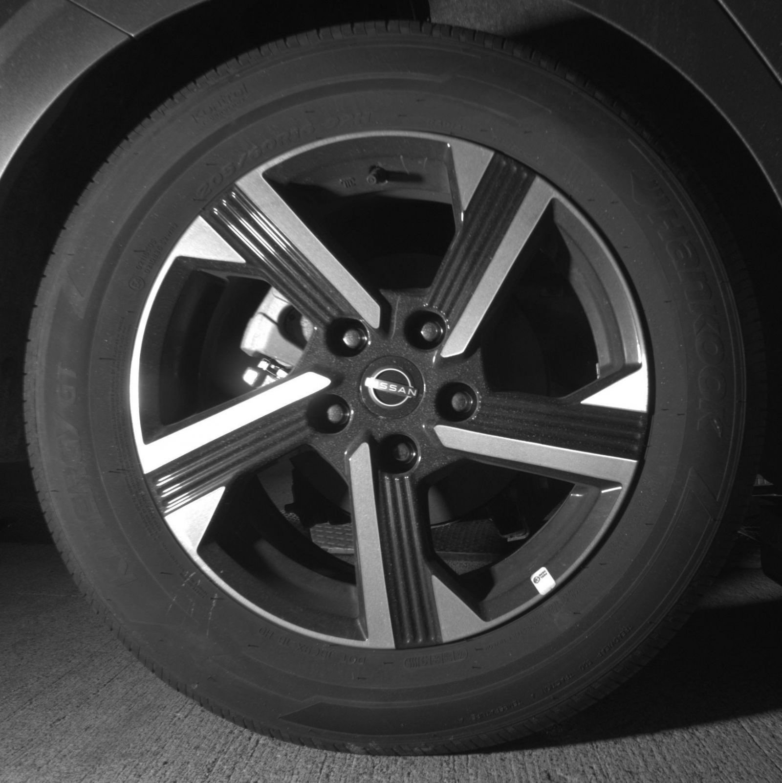 Used 2025 Nissan Sentra SV FWD image 17