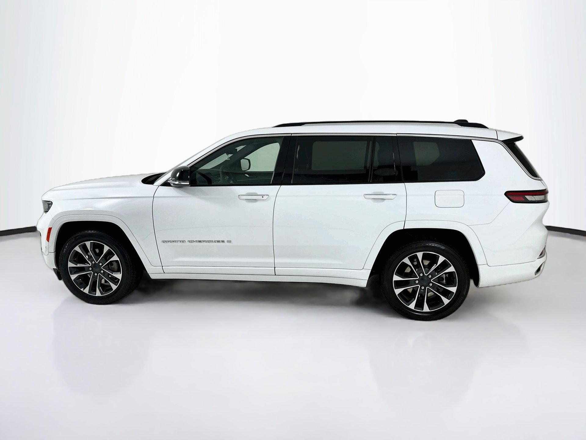 Used 2023 Jeep Grand Cherokee L Overland AWD/4WD image 5