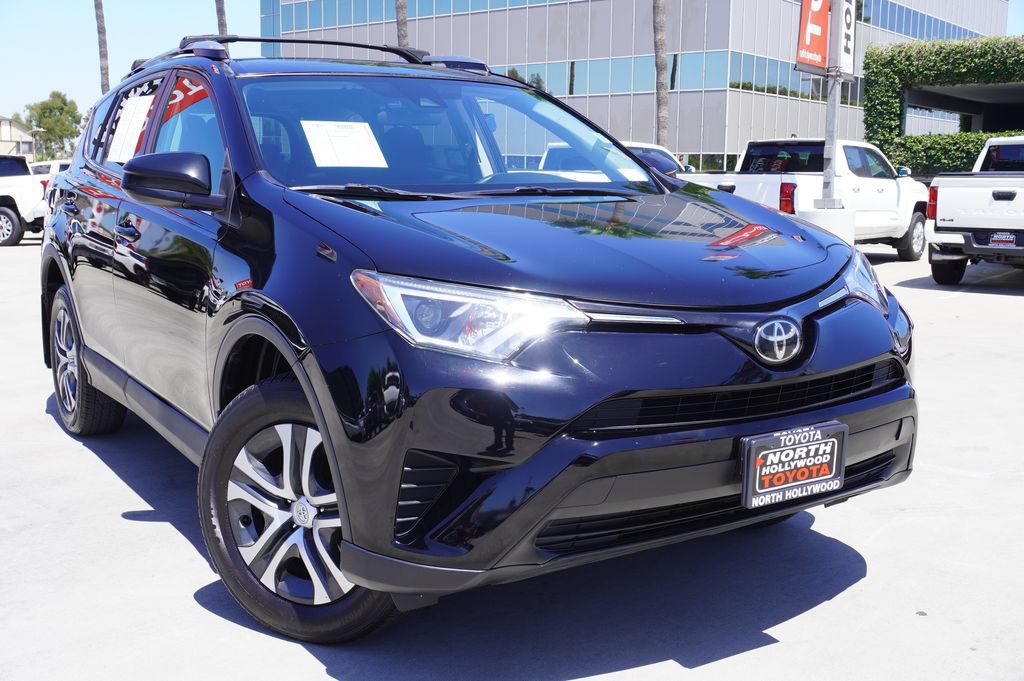 Used 2018 Toyota RAV4 LE w/ All Weather Liner Package FWD image 2