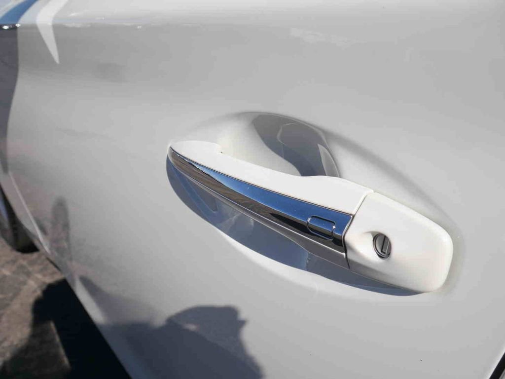 Used 2018 INFINITI Q50 Luxe w/ Cargo Package (L95) image 9