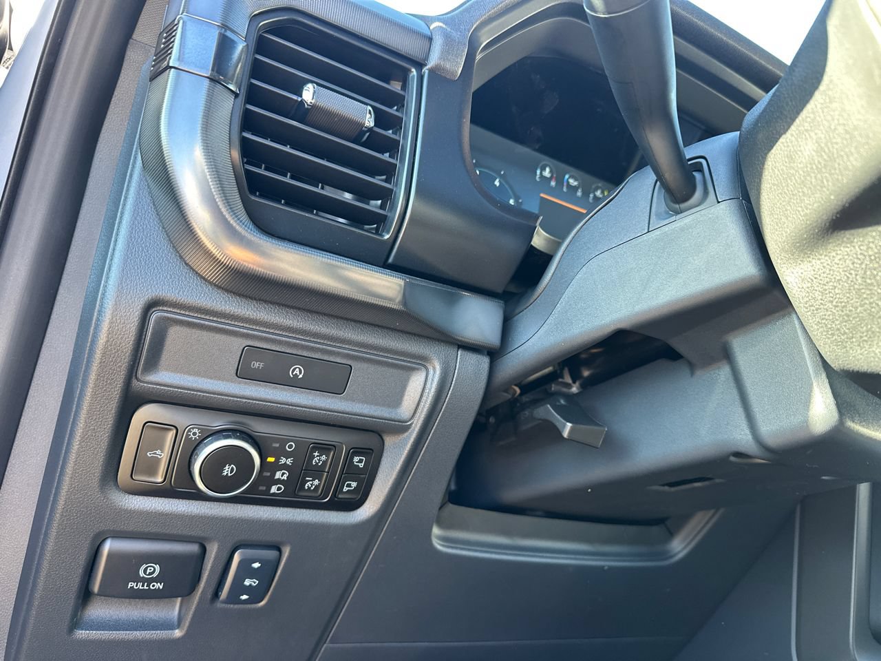 New 2025 Ford F150 Lariat w/ Equipment Group 502A High AWD/4WD image 34