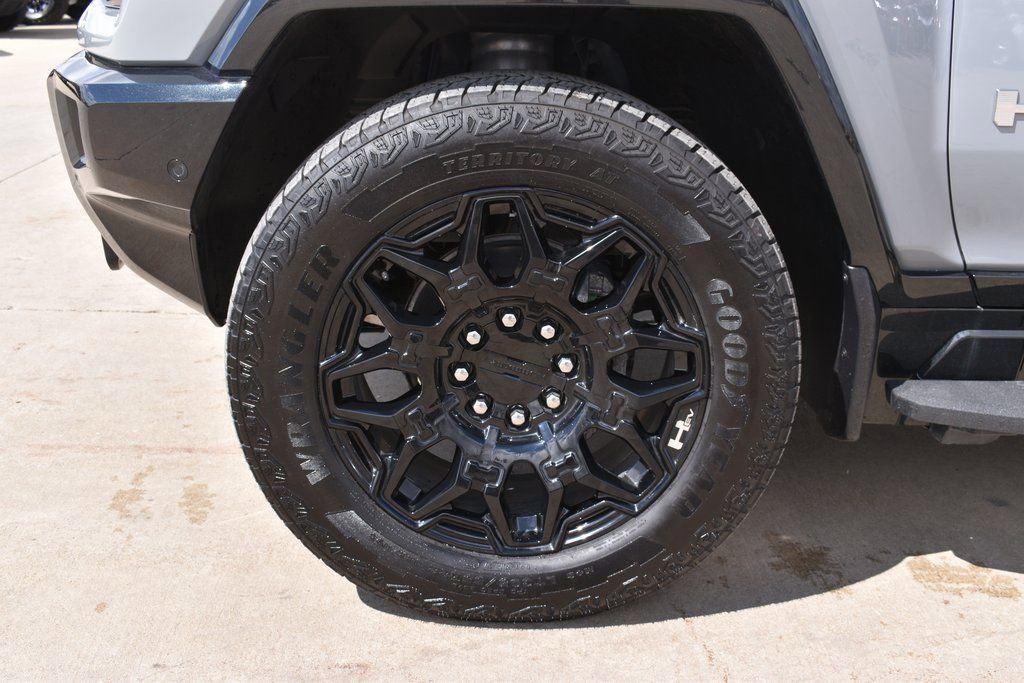 New 2025 GMC Hummer EV 2X w/ LPO, Illumination Package image 25