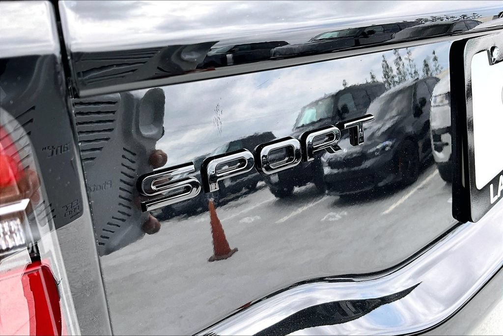 New 2026 Land Rover Discovery Sport Landmark AWD/4WD image 9