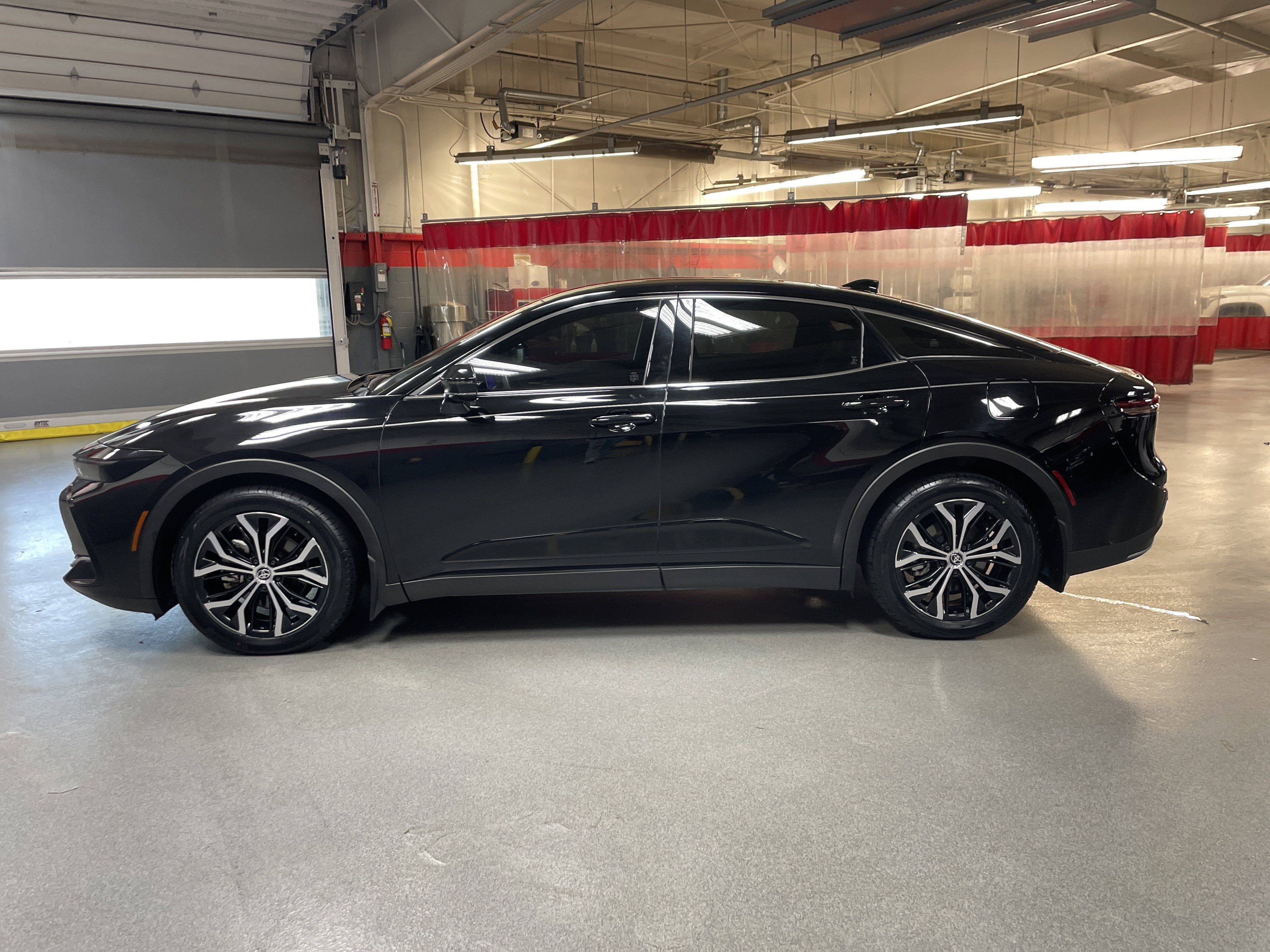 Used 2024 Toyota Crown Limited image 7