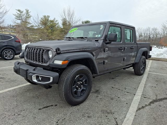 Used 2024 Jeep Gladiator Sport image 3