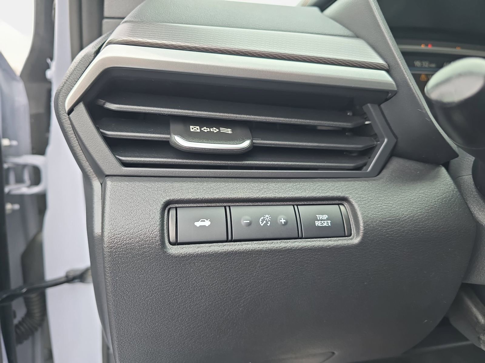 Used 2024 Nissan Altima 2.5 SR image 25