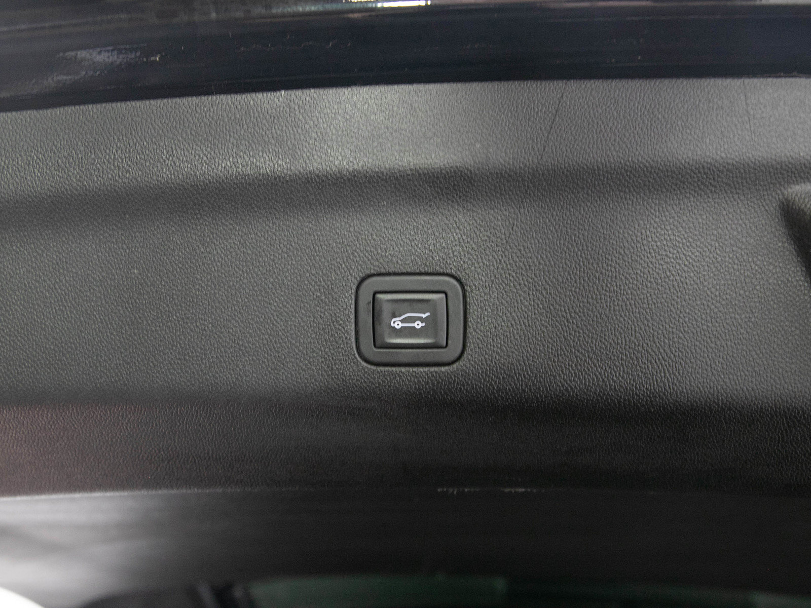 Used 2025 GMC Yukon XL Denali w/ Sun & Power Step Package AWD/4WD image 11