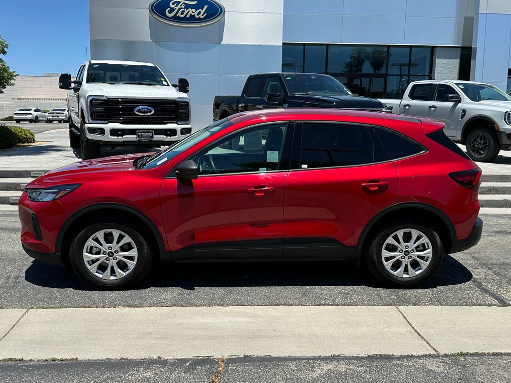 Used 2025 Ford Escape Active FWD image 3