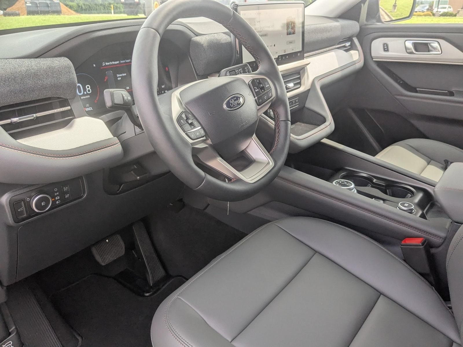 New 2026 Ford Explorer Active w/ Active Comfort Package AWD/4WD image 15