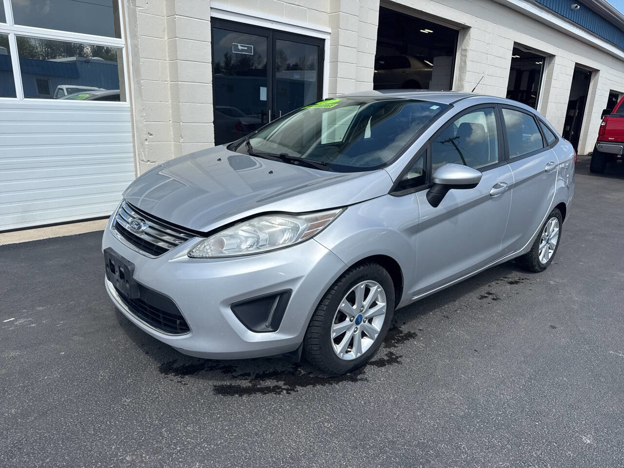 Used 2012 Ford Fiesta SE image 2
