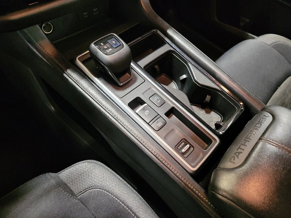 Used 2022 Nissan Pathfinder SV w/ SV Premium Package image 26