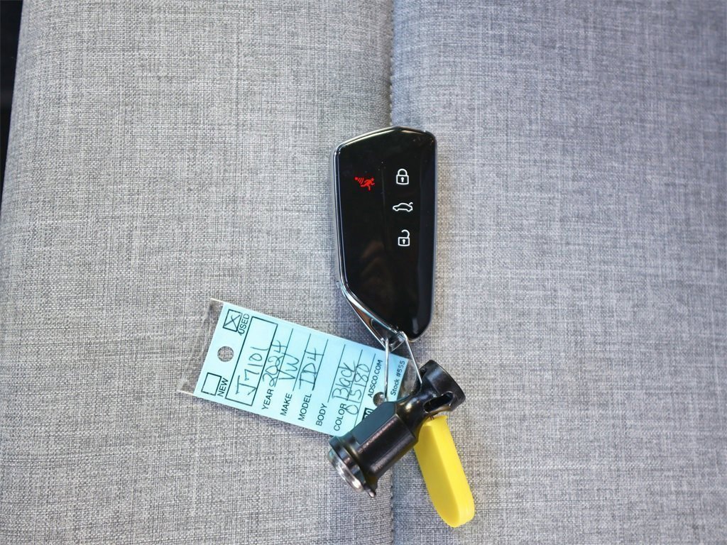 Certified 2024 Volkswagen ID.4 Standard image 28