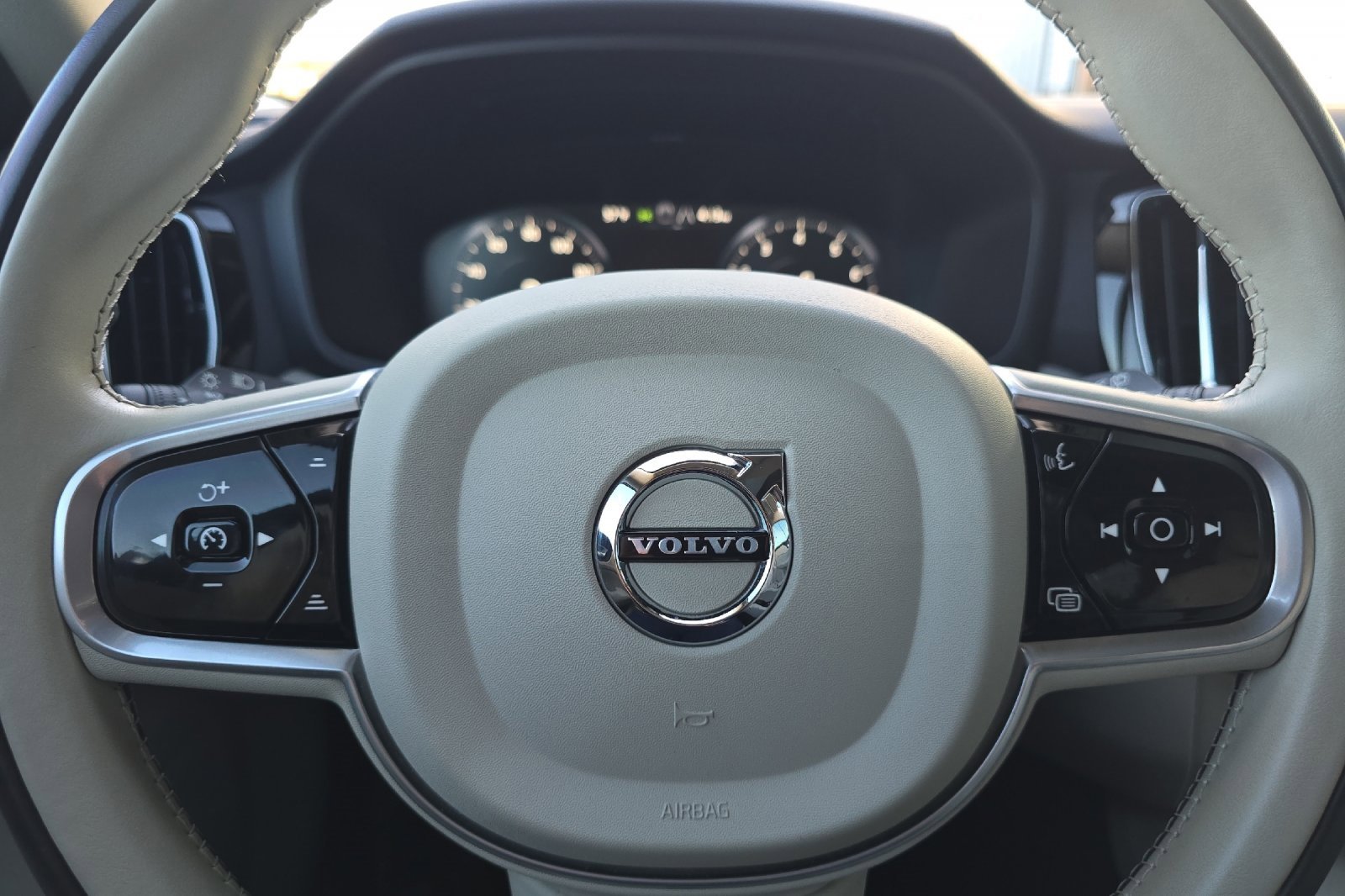 Used 2022 Volvo V60 T5 Cross Country w/ Advanced Package image 24