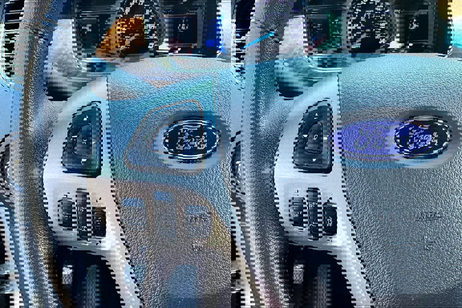 Used 2015 Ford Taurus Limited FWD image 23