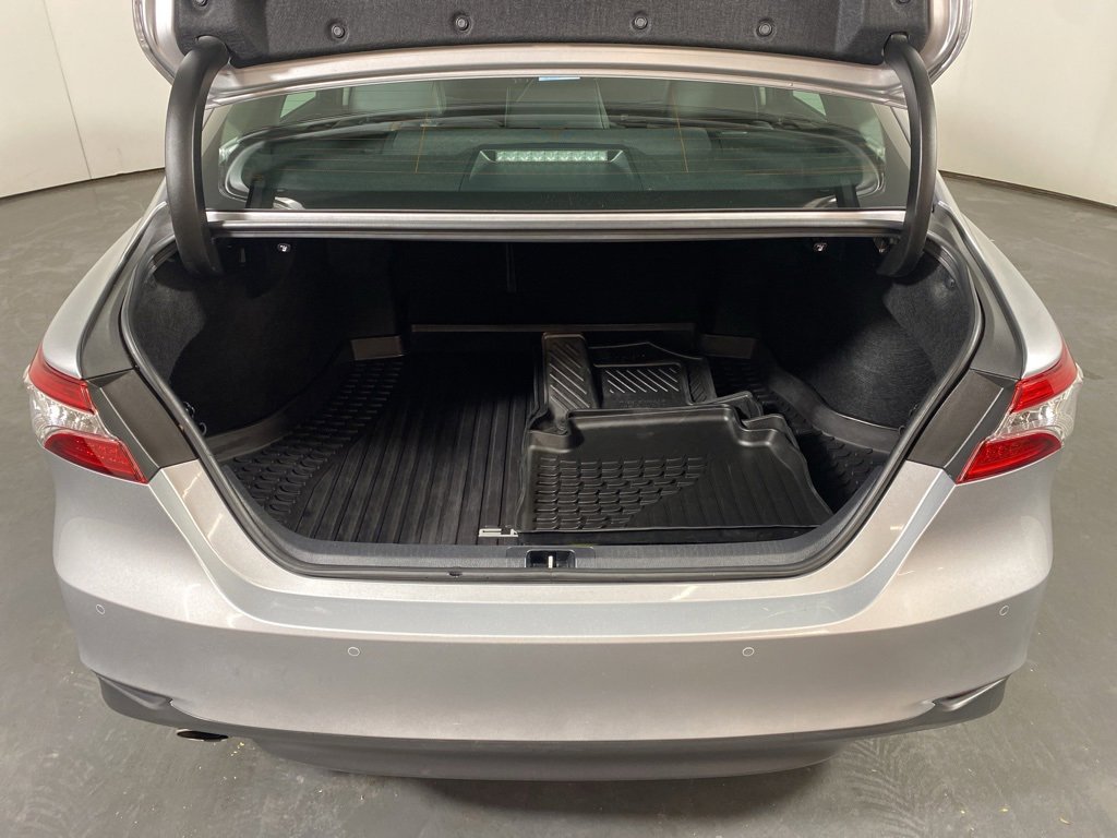 Used 2018 Toyota Camry XLE image 28