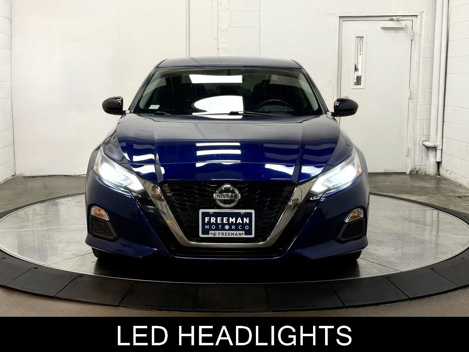 Used 2019 Nissan Altima 2.5 SR FWD image 3