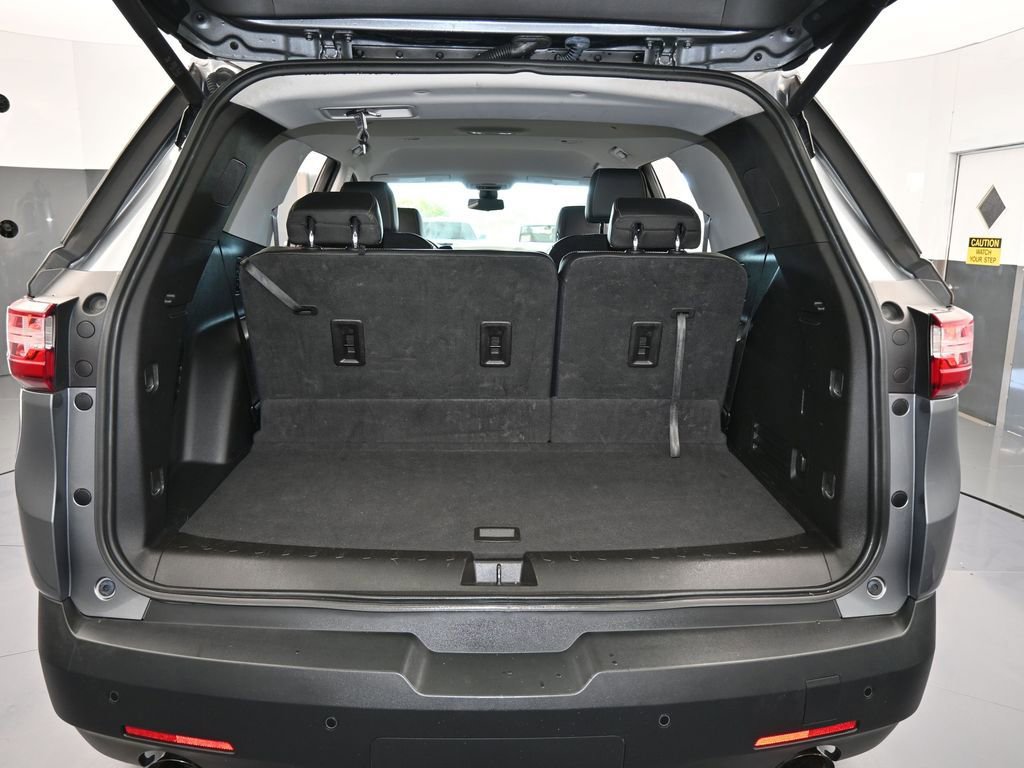 Used 2020 Chevrolet Traverse LT w/ LT Premium Package image 47