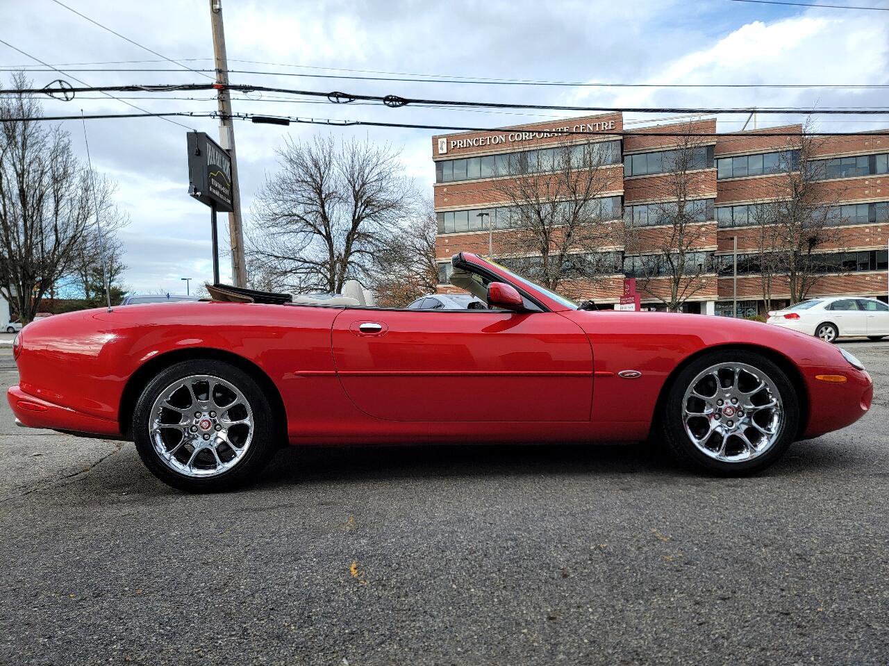 Used 2000 Jaguar XK8 Convertible image 11