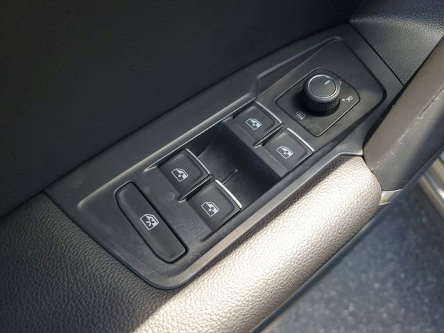 Certified 2020 Volkswagen Tiguan SE w/ Panoramic Sunroof Package FWD image 14