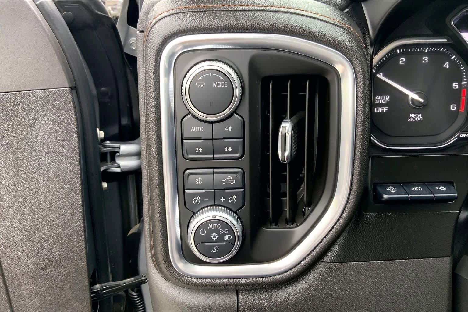Used 2020 GMC Sierra 1500 AT4 w/ AT4 Premium Package AWD/4WD image 34