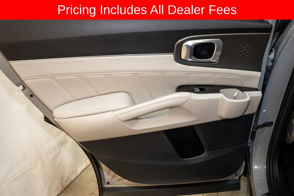 Certified 2023 Kia Sorento SX AWD/4WD image 11