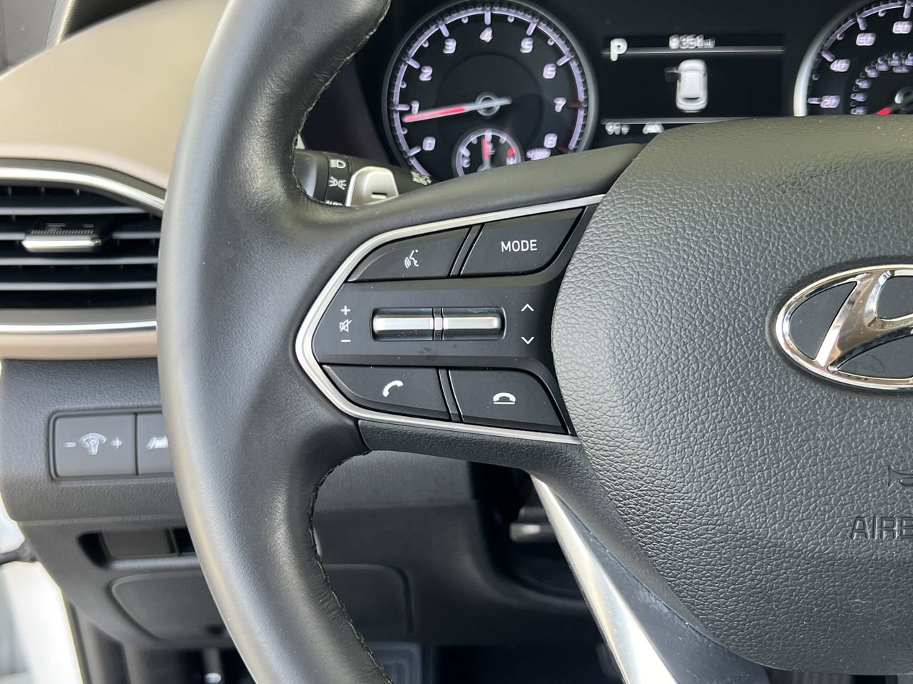 Used 2023 Hyundai Santa Fe SEL w/ Winter Weather Package FWD image 9