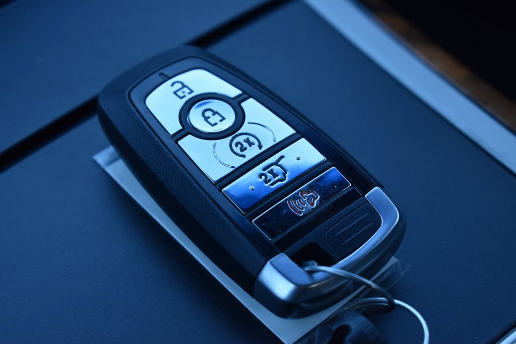 Used 2020 Lincoln Nautilus Reserve image 13