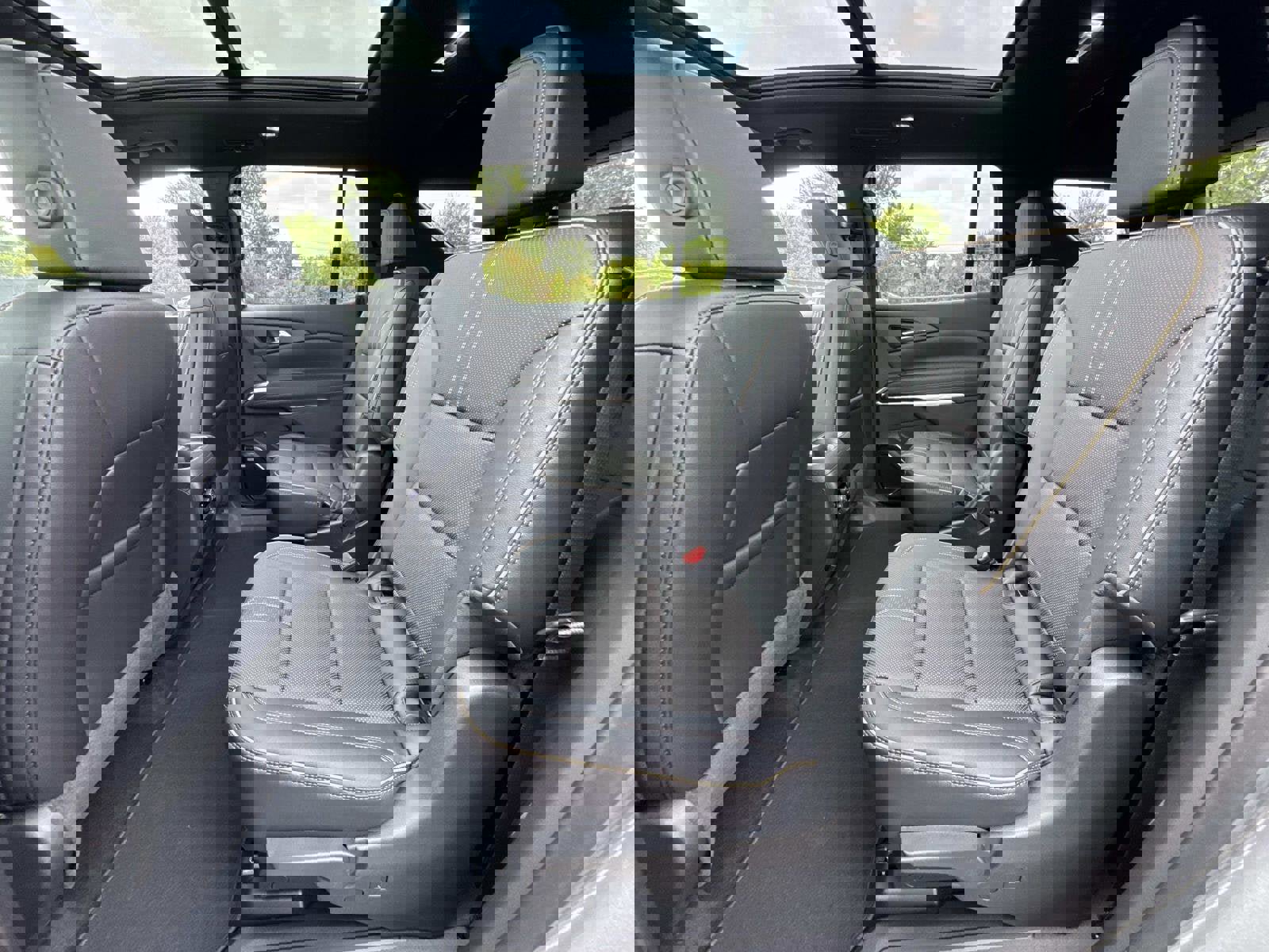 New 2026 Chevrolet Traverse High Country image 4