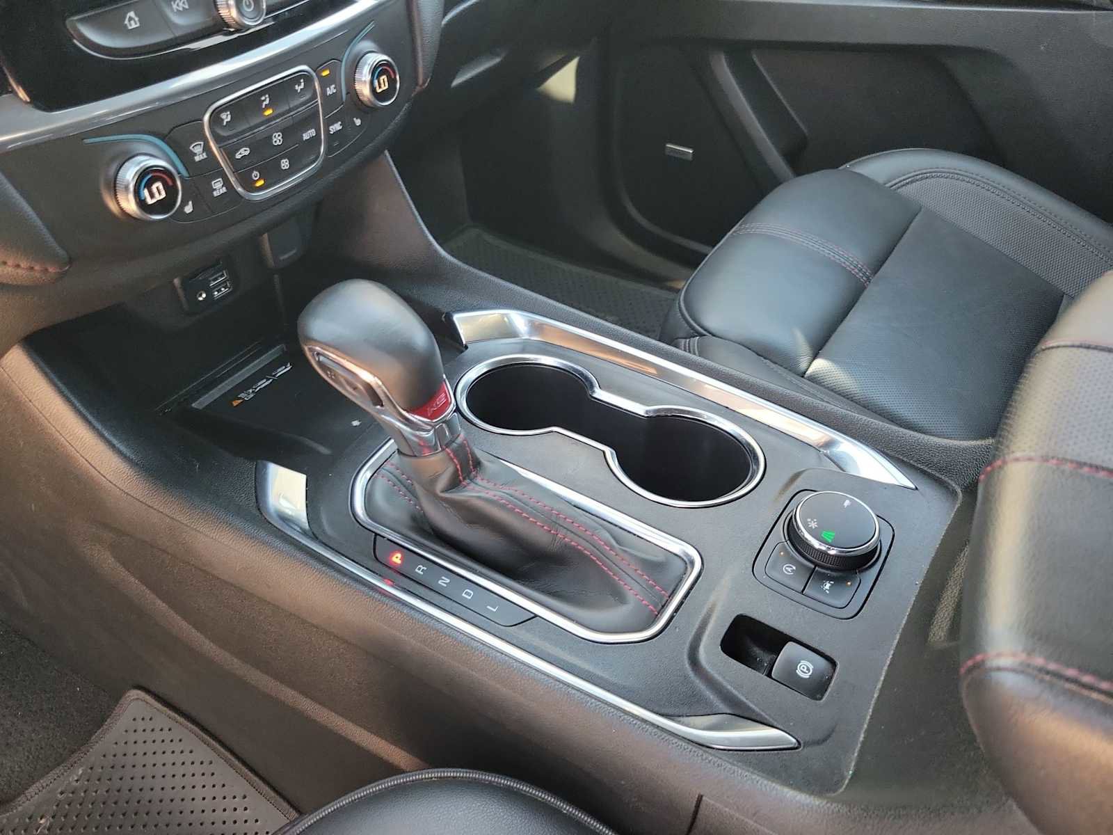 Used 2023 Chevrolet Traverse RS image 21