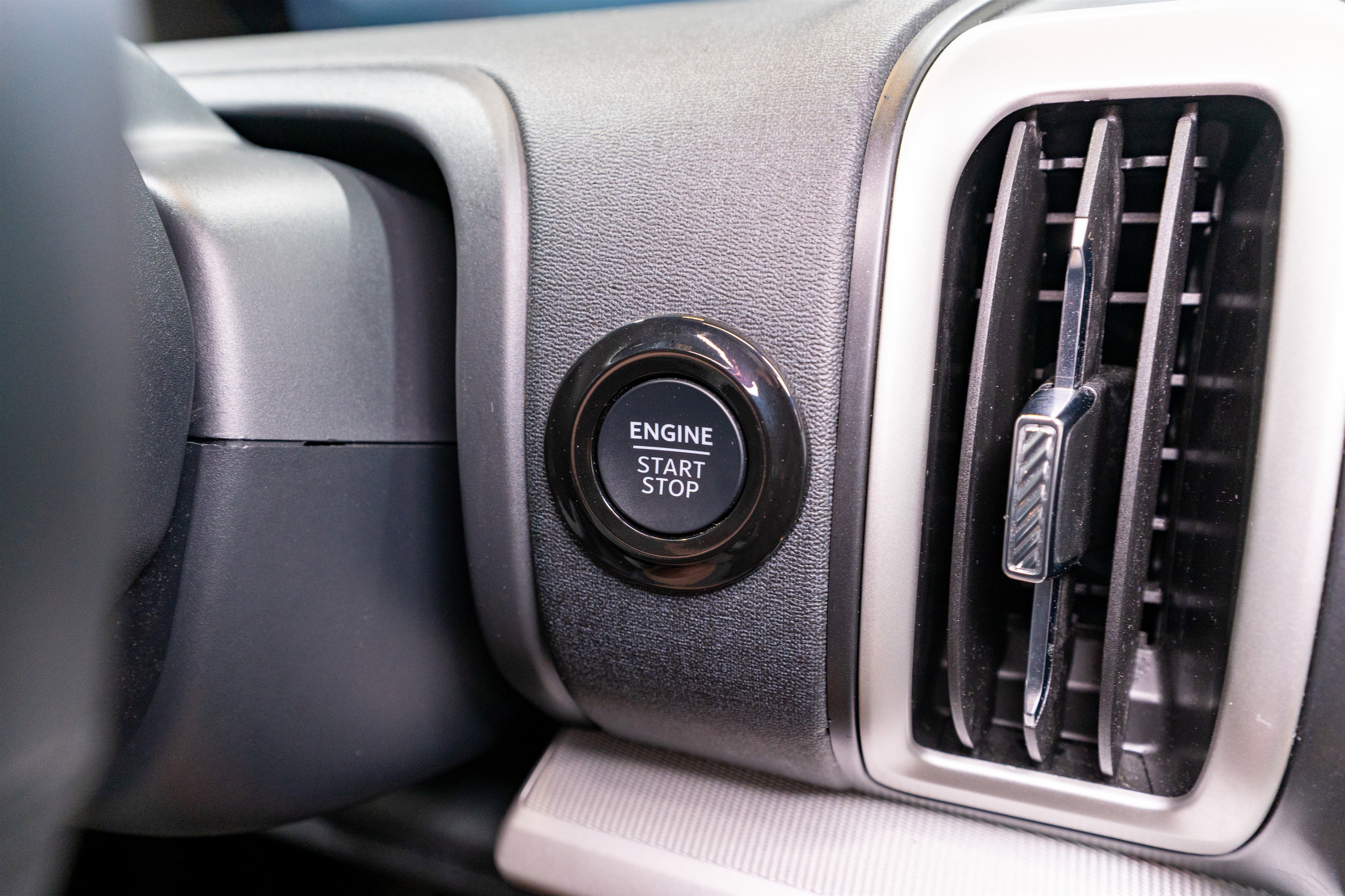 Used 2025 Ford Expedition Active AWD/4WD image 31