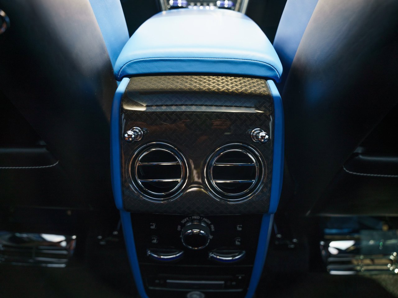 Certified 2023 Rolls-Royce Cullinan Black Badge w/ Driver's Package image 27