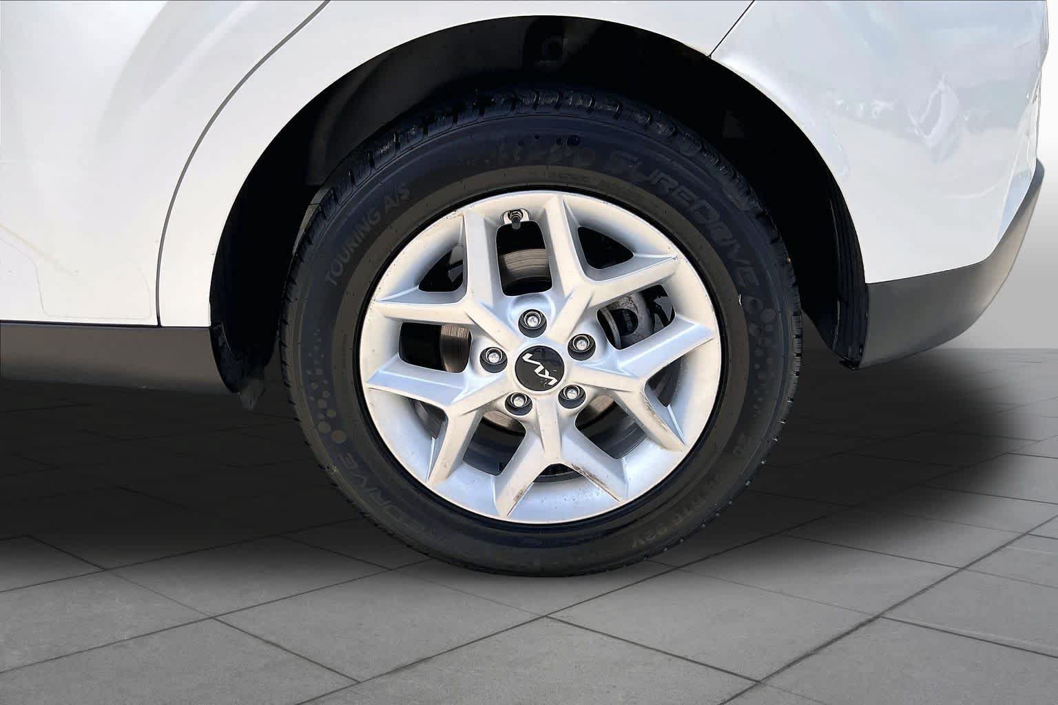 Used 2023 Kia Soul LX w/ LX Technology Package FWD image 11